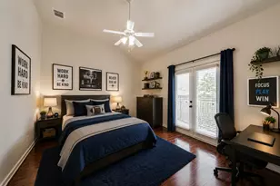 11025 Robin Hood Ct, Houston, TX 77043 - Photo 35