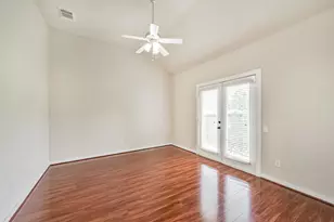 11025 Robin Hood Ct, Houston, TX 77043 - Photo 33
