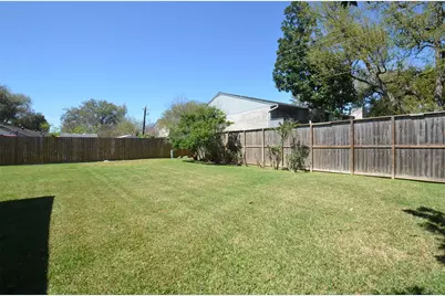 11502 Elmcroft Drive, Houston, TX 77099 - Photo 21