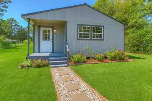 415 E Sherwood Dr, Livingston, TX 77351 - Photo 1