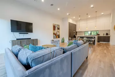 709 Memorial Heights Drive, Houston, TX 77007 - Photo 9