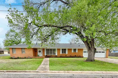 302 Baumgarten Street, Schulenburg, TX 78956 - Photo 1