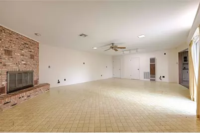 302 Baumgarten Street, Schulenburg, TX 78956 - Photo 3