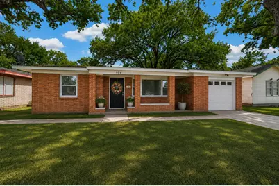 1905 5th Avenue N, Texas City, TX 77590 - Photo 1