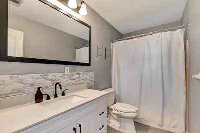 571 Lakeview Circle, Hilltop Lakes, TX 77871 - Photo 11