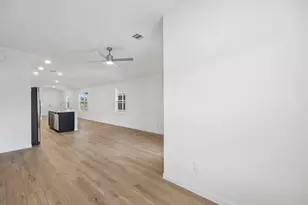 13803 Lago Vis Dr, Iowa Colony, TX 77583 - Photo 7