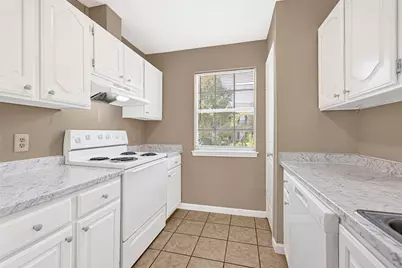 2030 Plantation Drive #B-14, Conroe, TX 77301 - Photo 9