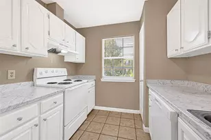 2030 Plantation Dr, Conroe, TX 77301 - Photo 9