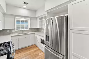 2804 Arlington St, Houston, TX 77008 - Photo 7