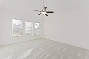 1029 Bat Hawk Ct, Conroe, TX 77385 - Photo 11