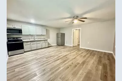 6705 Fairway Dr #4, Houston, TX 77087 - Photo 1