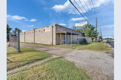 151 West Road, Houston, TX 77037 - Photo 1