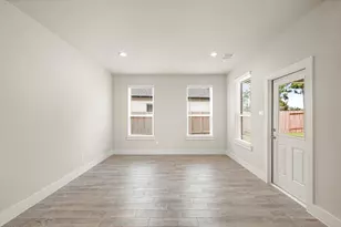 2025 Atlas Cedar Dr, Conroe, TX 77301 - Photo 7