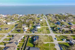 71 Garfield St, La Porte, TX 77571 - Photo 5