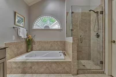 46 N Copperknoll Circle, The Woodlands, TX 77381 - Photo 21