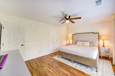 56 E Village Knoll Circle, The Woodlands, TX 77381 - Photo 15