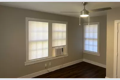 2424 Avenue 0 1/2 Street #4, Galveston, TX 77550 - Photo 11