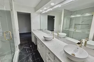 10010 Burgoyne Rd, Houston, TX 77042 - Photo 25