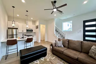 203 Danna Ln, Houston, TX 77009 - Photo 3