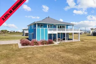 808 Pinata Dr, Crystal Beach, TX 77650 - Photo 1