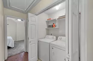 106 N Walden Elms Cir, The Woodlands, TX 77382 - Photo 15