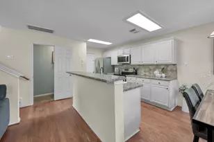 106 N Walden Elms Cir, The Woodlands, TX 77382 - Photo 11