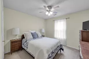 106 N Walden Elms Cir, The Woodlands, TX 77382 - Photo 21