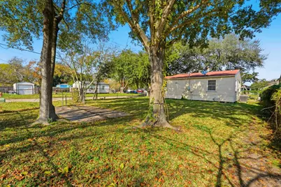 729 13th Avenue N, Texas City, TX 77590 - Photo 1