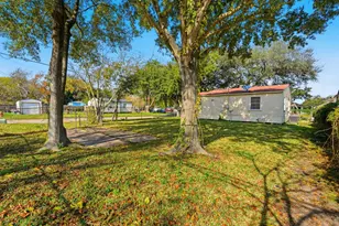 729 13th Ave N, Texas City, TX 77590 - Photo 1