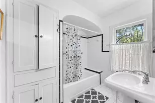 1635 Milford St, Houston, TX 77006 - Photo 13