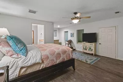 2102 Post Office Street #6, Galveston, TX 77550 - Photo 21