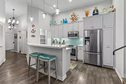 2102 Post Office Street #6, Galveston, TX 77550 - Photo 7