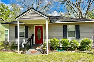1014 N Arcola St, Angleton, TX 77515 - Photo 1