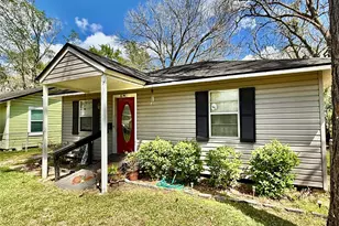 1014 N Arcola St, Angleton, TX 77515 - Photo 5