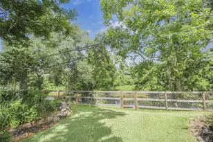 536 Oak Dr, Lake Jackson, TX 77566 - Photo 33