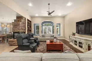 43 E Hobbit Glen Dr, The Woodlands, TX 77384 - Photo 9