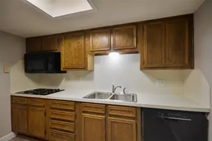 1326 Town Circle Circle, Baytown, TX 77520 - Photo 7