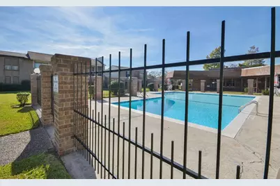 1326 Town Circle Circle #1, Baytown, TX 77520 - Photo 29