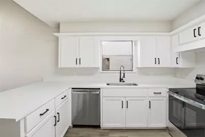 9850 Sageroyal Lane, Houston, TX 77089 - Photo 7