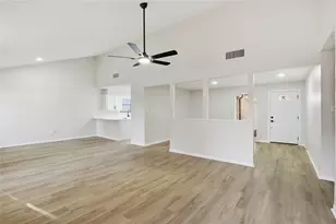 9850 Sageroyal Ln, Houston, TX 77089 - Photo 5