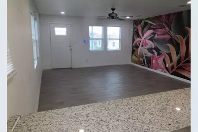 5918 Avenue R, Galveston, TX 77551 - Photo 3