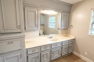 6109 Saxon Dr, Houston, TX 77092 - Photo 9