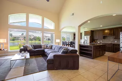 162 W Hullwood Court, Spring, TX 77389 - Photo 9