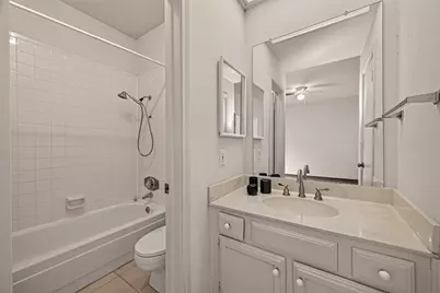11711 Memorial Drive #239, Houston, TX 77024 - Photo 23
