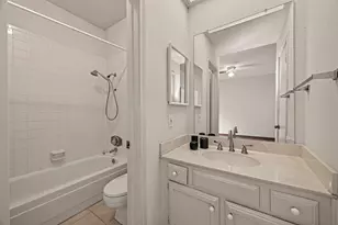 11711 Memorial Dr, Houston, TX 77024 - Photo 23