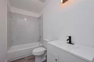 9005 Hilda St, Houston, TX 77033 - Photo 17