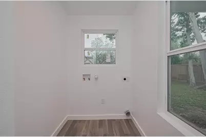 9005 Hilda Street, Houston, TX 77033 - Photo 15