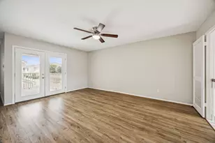 7350 Kirby Dr, Houston, TX 77030 - Photo 9