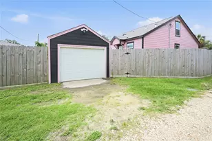 318 2nd St N, Texas City, TX 77590 - Photo 21