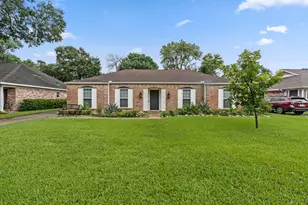 13714 Lynnwood Ln, Sugar Land, TX 77498 - Photo 41